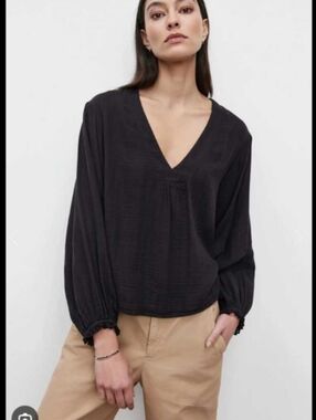 Stone Cold Fox Deep V Puffed Sleeve Blouse